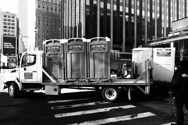 Best Luxury portable toilet rental  in Freeburg, IL